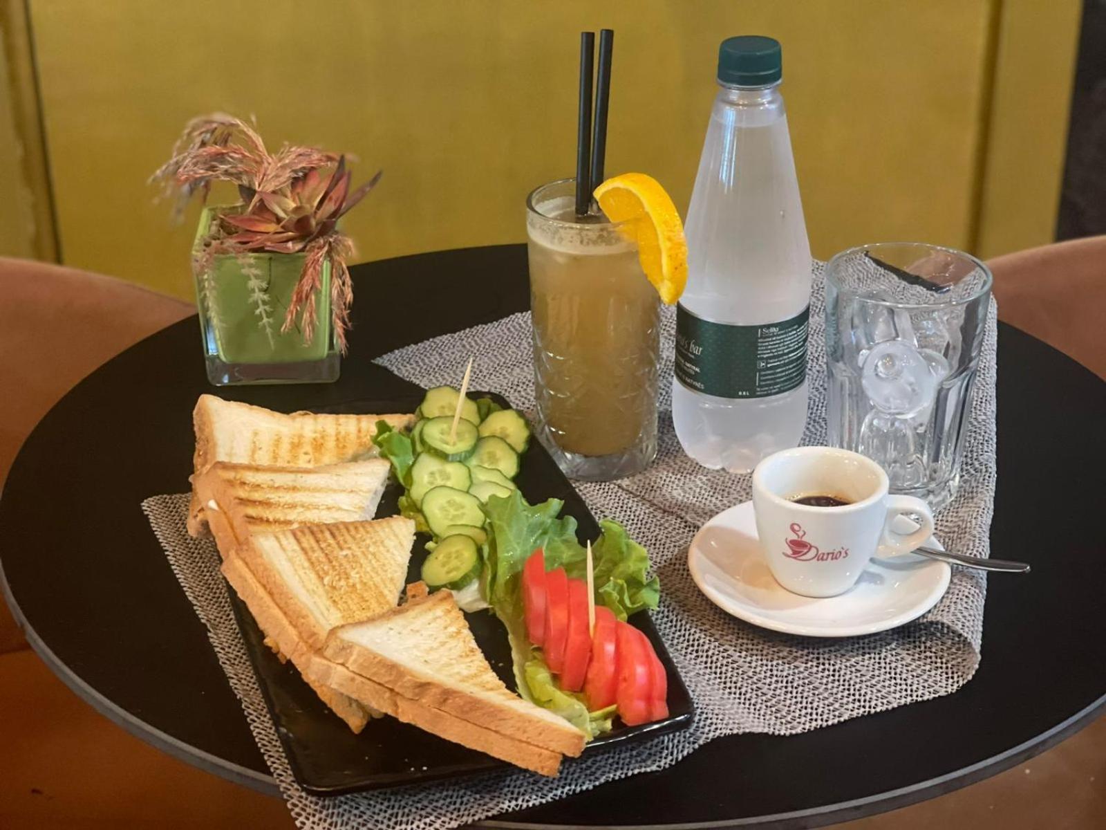 A&X Cozy And Tranquil Apartment - 24H Self Check-In Tiranë Ngoại thất bức ảnh